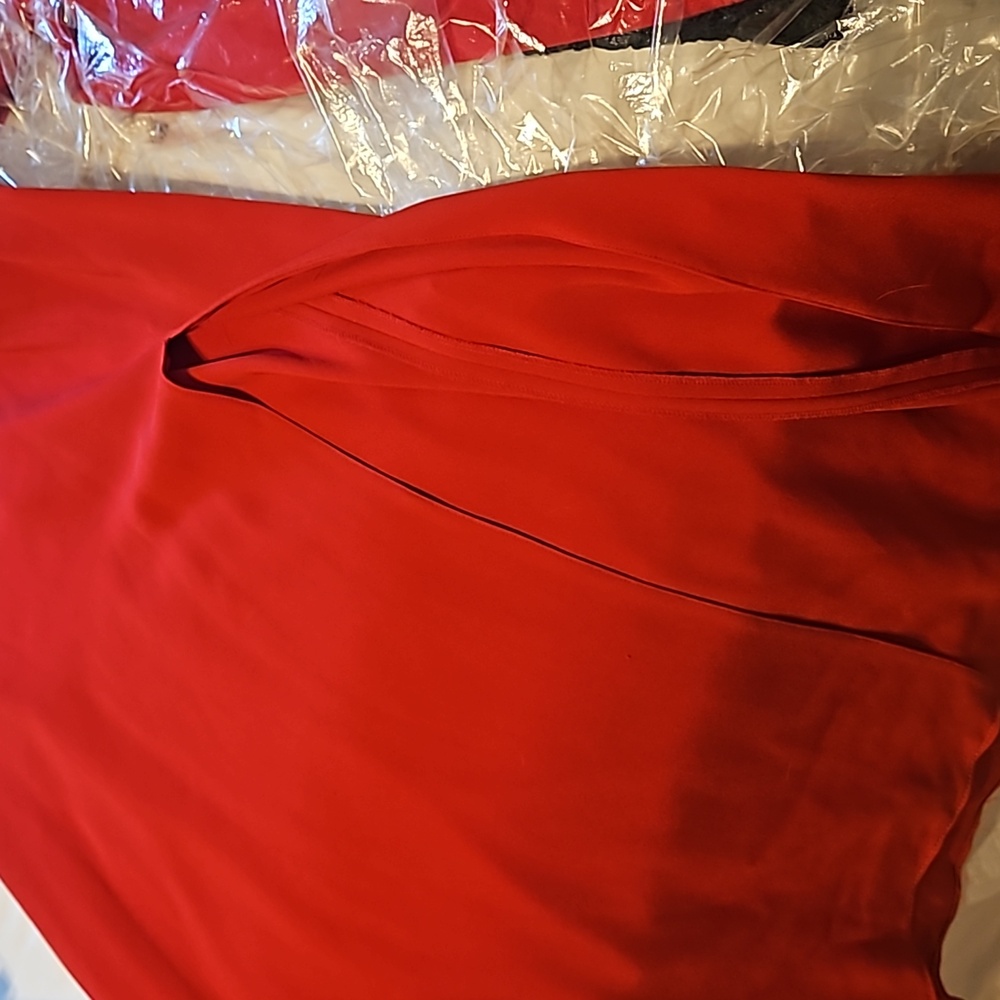 Red dress - Picture 5 of 7